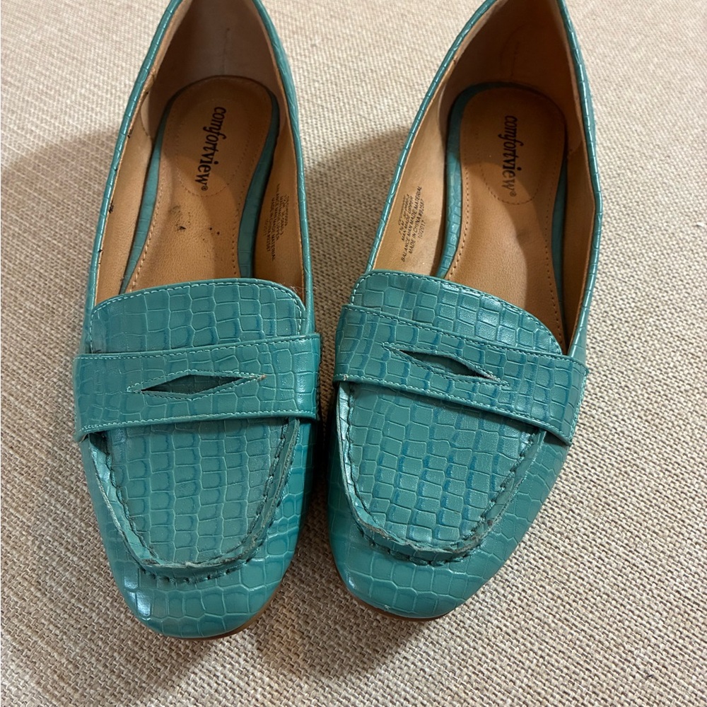 Comfortview Women's Crocodile Pattern Teal Penny Loafer Flats